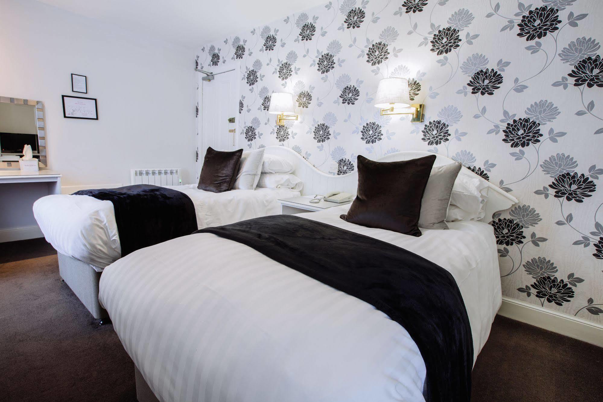 Selkirk Arms Hotel Керкубри Экстерьер фото